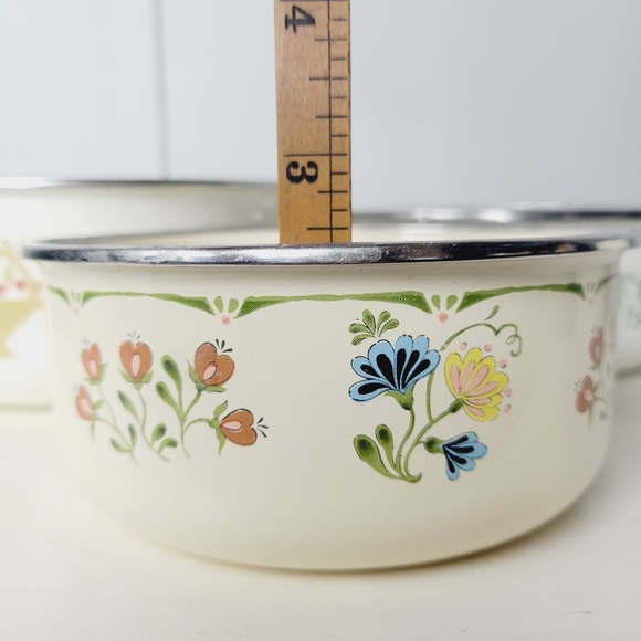 Vintage Kobe Enamelware Nesting Bowls Mixed Designs Retro Kitchen Pots - Picture 6 of 16